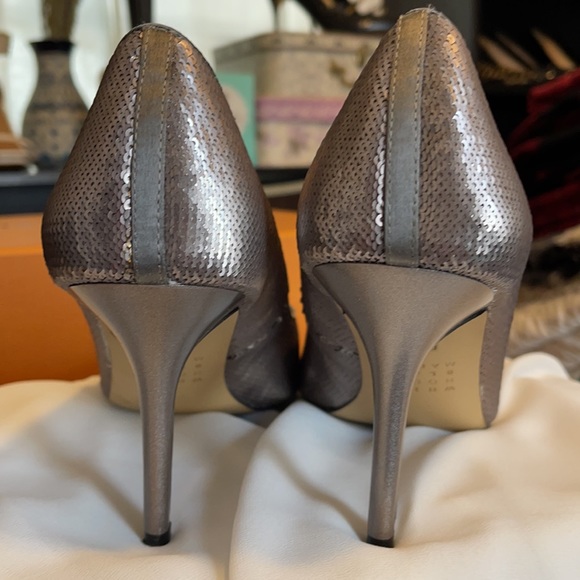 White House Black Market. Excellent condition! - Picture 4 of 8